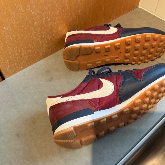 Nike Internationalist custom designed sneakers, these are one of a kind! - Picture 3 of 7